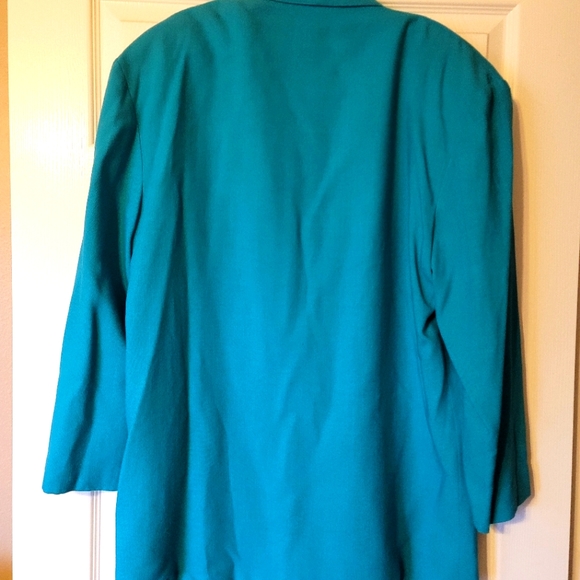 Linen Boyfriend Blazer - Picture 2 of 3